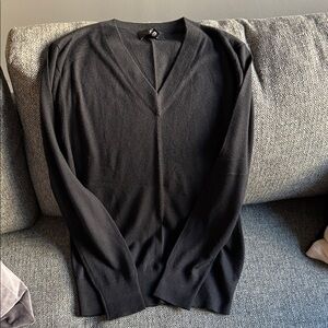 Banana Republic Men's Black V-Neck Sweater